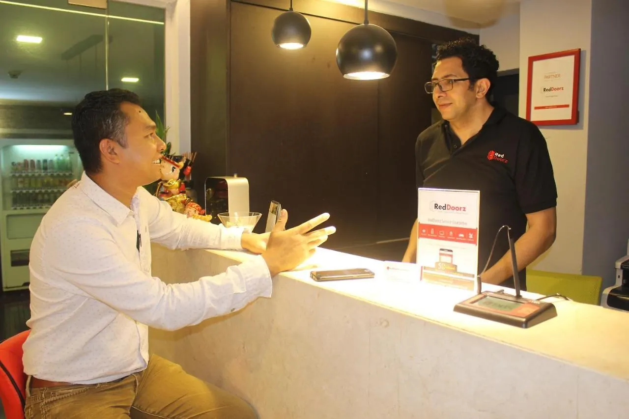 Reddoorz @ Aljunied Hotel Singapore