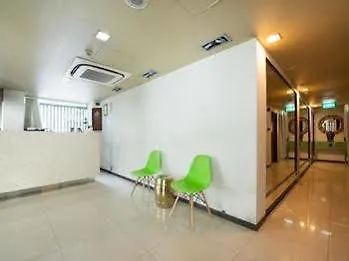 Reddoorz @ Aljunied Hotel Singapore